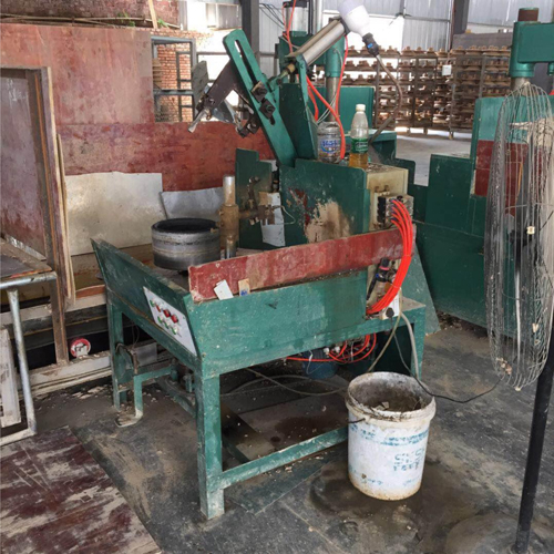 Molding machine